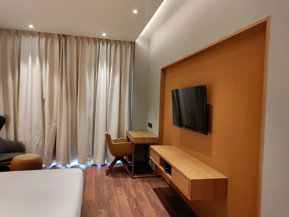 Damson Plum Hotel Lucknow Exterior foto