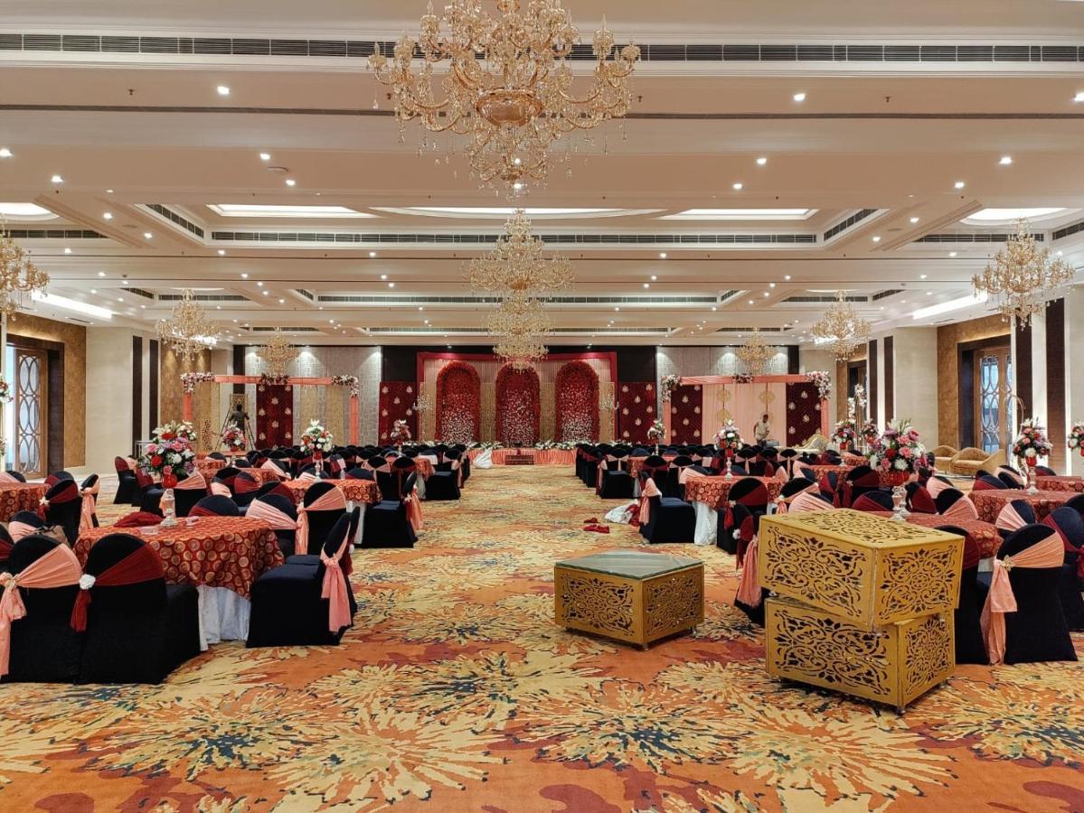 Damson Plum Hotel Lucknow Exterior foto