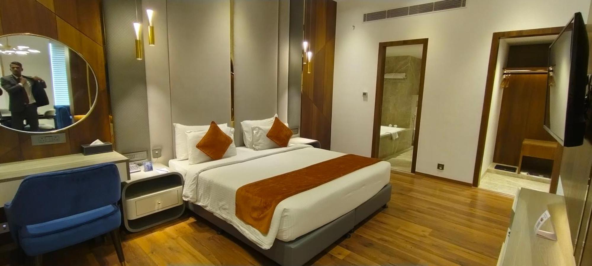 Damson Plum Hotel Lucknow Exterior foto